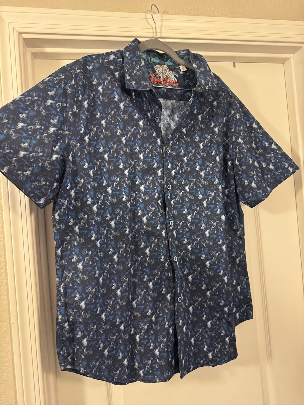 Robert Graham Navy & Blue Abstract Short-Sleeve Button-Up Shirt - Picture 2 of 9